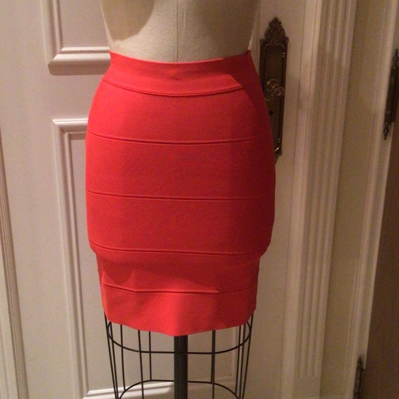 BCBG MaxAzria Bandage skirt “Curry Red” - Picture 1 of 2